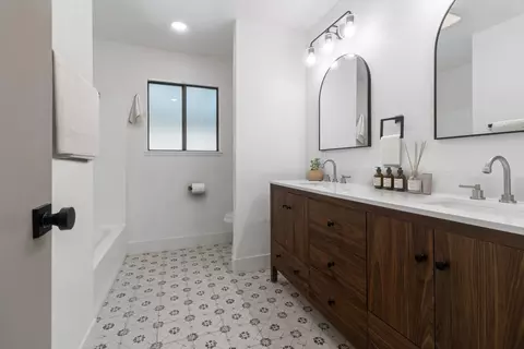 Bath - 1642 Running Ln, Ceres, CA 95307 photo 1 of 3