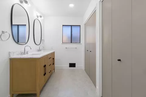 Bath - 1642 Running Ln, Ceres, CA 95307 photo 2 of 3
