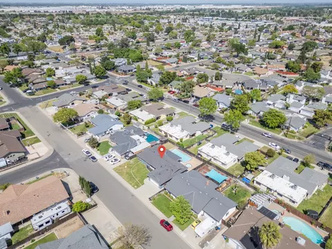 View/Area - 1642 Running Ln, Ceres, CA 95307 photo 8 of 9