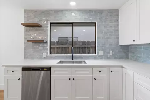 Kitchen - 1642 Running Ln, Ceres, CA 95307 photo 3 of 4