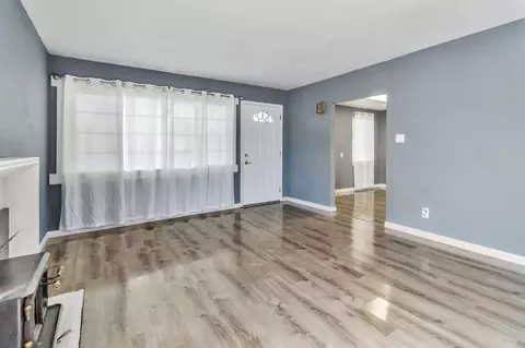 Living - 968 Lester Ave, Hayward, CA 94541 photo 4 of 6