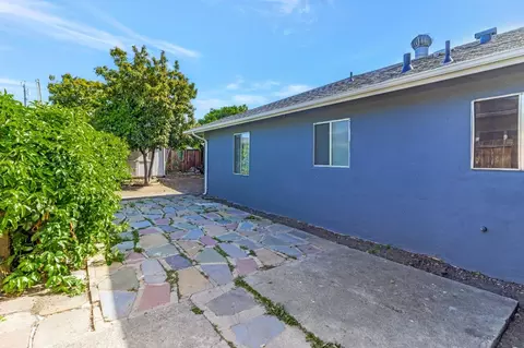 Exterior - 968 Lester Ave, Hayward, CA 94541 photo 4 of 7