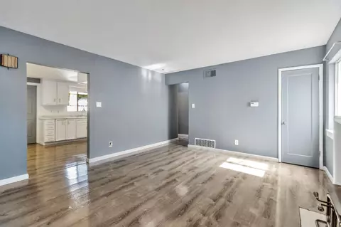 Living - 968 Lester Ave, Hayward, CA 94541 photo 3 of 6