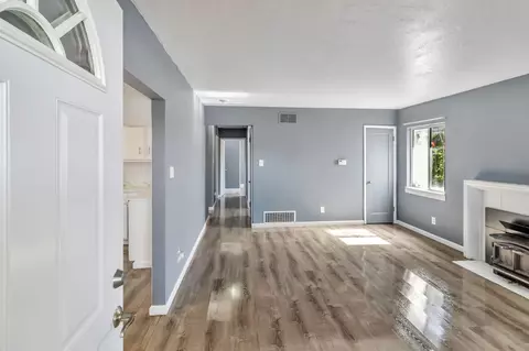 Living - 968 Lester Ave, Hayward, CA 94541 photo 2 of 6