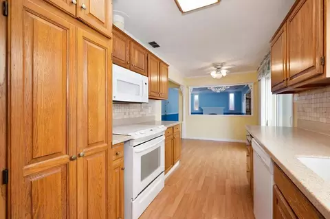 Kitchen - 5509 Whitney Ave, Carmichael, CA 95608 photo 4 of 5
