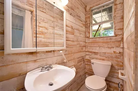 Bath - 5509 Whitney Ave, Carmichael, CA 95608 photo 2 of 3
