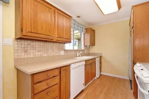 Kitchen - 5509 Whitney Ave, Carmichael, CA 95608 photo 2 of 5