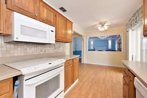 Kitchen - 5509 Whitney Ave, Carmichael, CA 95608 photo 5 of 5