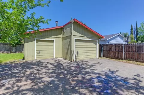 Exterior - 5509 Whitney Ave, Carmichael, CA 95608 photo 15 of 19