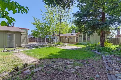 Exterior - 5509 Whitney Ave, Carmichael, CA 95608 photo 10 of 19