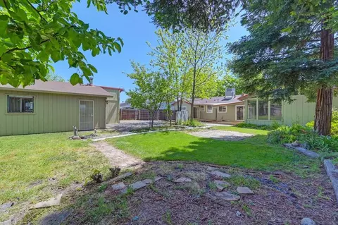 Exterior - 5509 Whitney Ave, Carmichael, CA 95608 photo 11 of 19