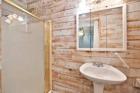 Bath - 5509 Whitney Ave, Carmichael, CA 95608 photo 3 of 3