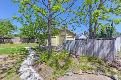 Exterior - 5509 Whitney Ave, Carmichael, CA 95608 photo 16 of 19