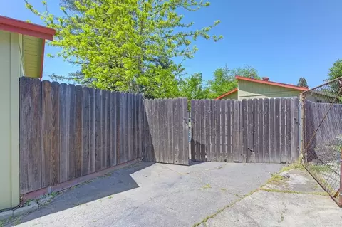 Exterior - 5509 Whitney Ave, Carmichael, CA 95608 photo 17 of 19
