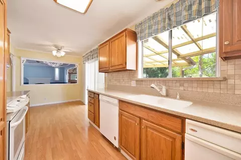Kitchen - 5509 Whitney Ave, Carmichael, CA 95608 photo 3 of 5