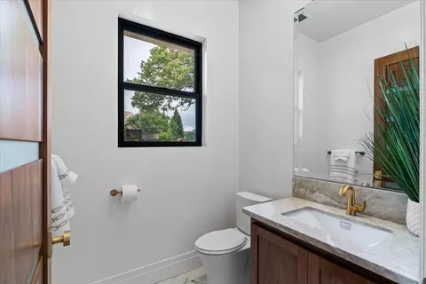 Bath - 285 Knolls Dr, Copperopolis, CA 95228 photo 9 of 10