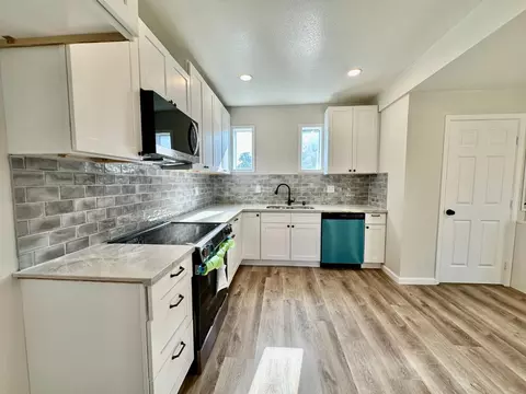 Kitchen - 2329 Miller Ave, Modesto, CA 95354 photo 5 of 5