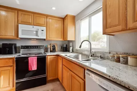 Kitchen - 455 Peerless Way #5, Tracy, CA 95376 photo 1 of 5