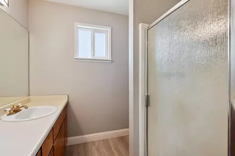 Bath - 455 Peerless Way #5, Tracy, CA 95376 photo 2 of 5