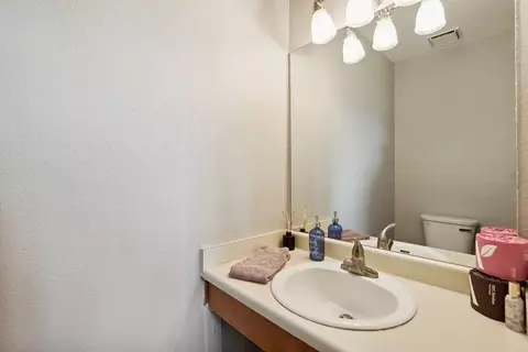 Bath - 455 Peerless Way #5, Tracy, CA 95376 photo 5 of 5