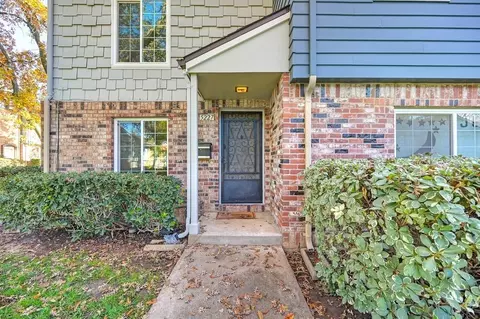 5227 Gibbons Dr, Carmichael, CA 95608 photo 2