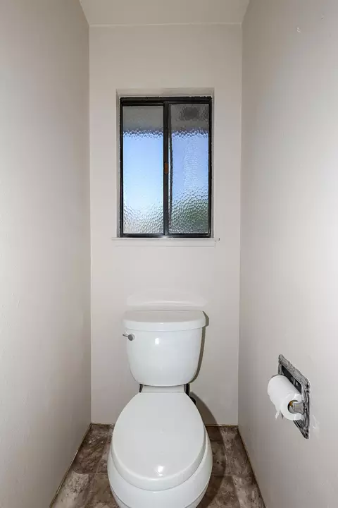Bath - 5924 Cherub Ln, Atwater, CA 95301 photo 2 of 11