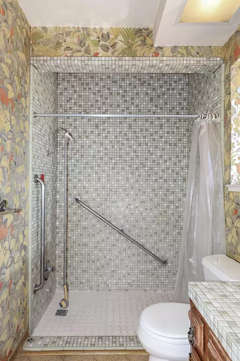 Bath - 5924 Cherub Ln, Atwater, CA 95301 photo 6 of 11