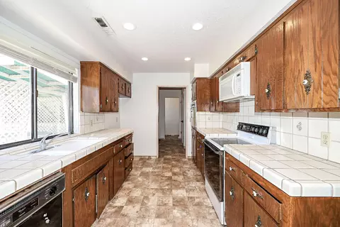 Kitchen - 5924 Cherub Ln, Atwater, CA 95301 photo 3 of 6