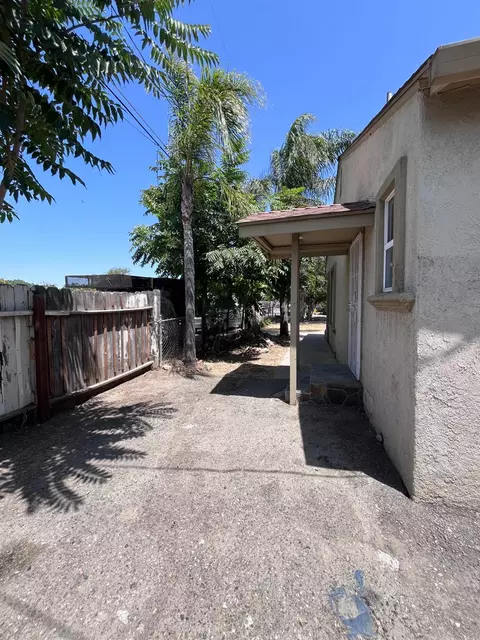 401 Marshall Ave, Modesto, CA 95351 photo 4