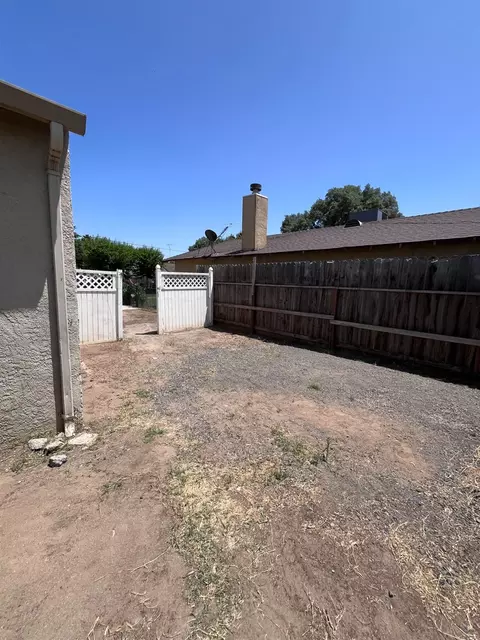 401 Marshall Ave, Modesto, CA 95351 photo 6