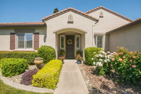2909 Robinson Creek Ln, Elk Grove, CA 95758