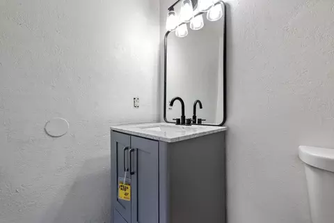 Bath - 2305 Chrysler Dr, Modesto, CA 95350 photo 2 of 2