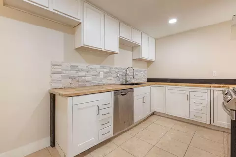 Kitchen - 2305 Chrysler Dr, Modesto, CA 95350 photo 2 of 5