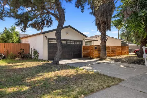 Exterior - 2305 Chrysler Dr, Modesto, CA 95350 photo 2 of 7