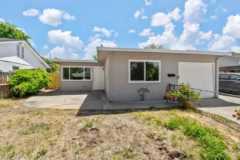 Exterior - 326 E 21st St, Tracy, CA 95376 photo 3 of 9