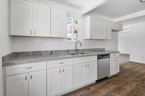Kitchen - 326 E 21st St, Tracy, CA 95376 photo 5 of 6