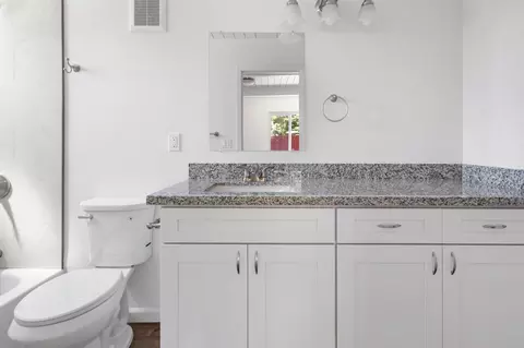 Bath - 326 E 21st St, Tracy, CA 95376 photo 2 of 3