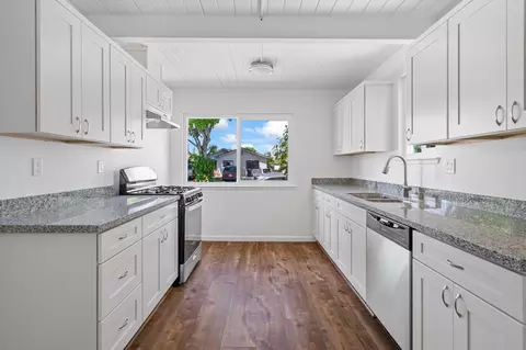 Kitchen - 326 E 21st St, Tracy, CA 95376 photo 3 of 6