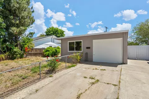 Exterior - 326 E 21st St, Tracy, CA 95376 photo 2 of 9