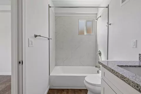 Bath - 326 E 21st St, Tracy, CA 95376 photo 3 of 3