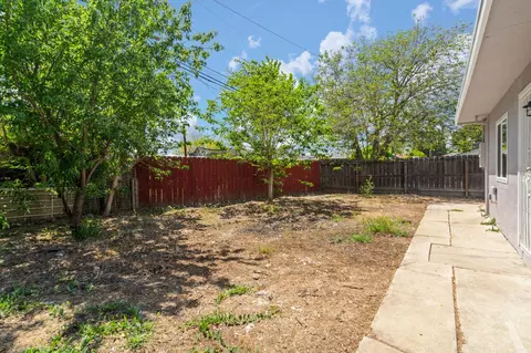 Exterior - 326 E 21st St, Tracy, CA 95376 photo 6 of 9