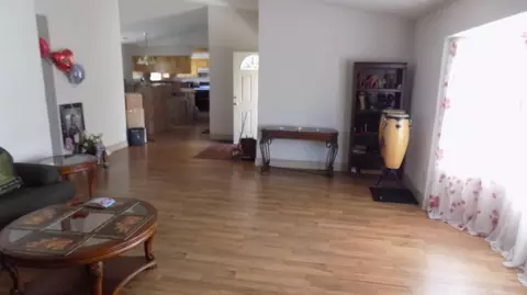 Living - 149 Sisco De Asis Ct, Merced, CA 95341 photo 3 of 3