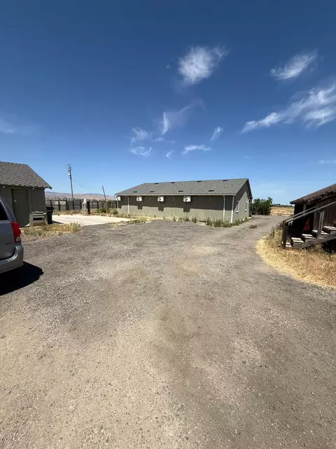 Exterior - 1407 E Las Palmas, Patterson, CA 95363 photo 2 of 8