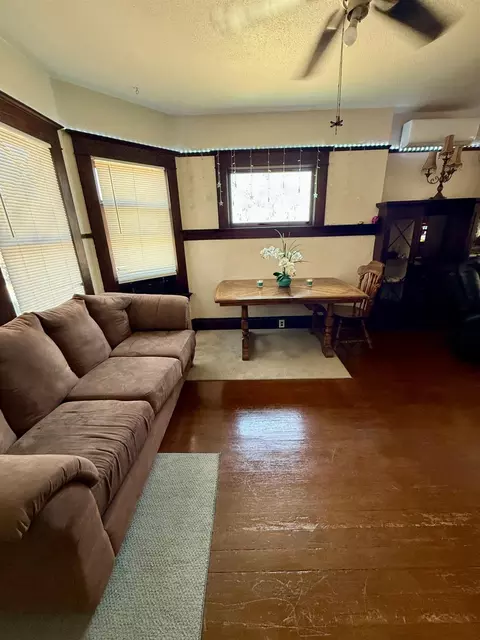 Living - 1407 E Las Palmas, Patterson, CA 95363 photo 1 of 4