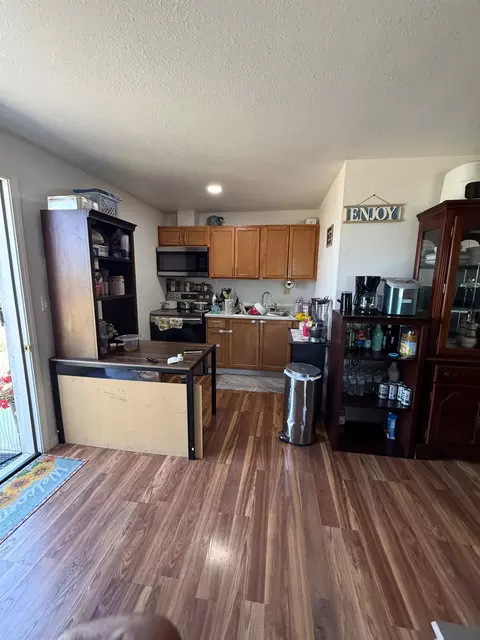 Kitchen - 1407 E Las Palmas, Patterson, CA 95363 photo 4 of 5
