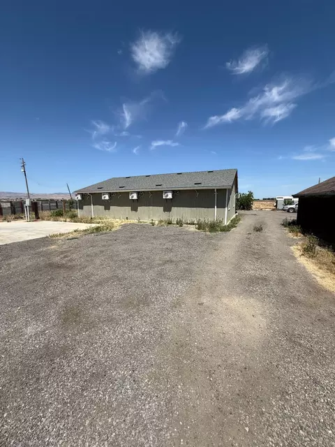 Exterior - 1407 E Las Palmas, Patterson, CA 95363 photo 3 of 8