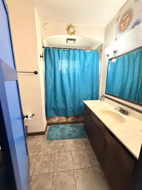 Bath - 1407 E Las Palmas, Patterson, CA 95363 photo 3 of 3