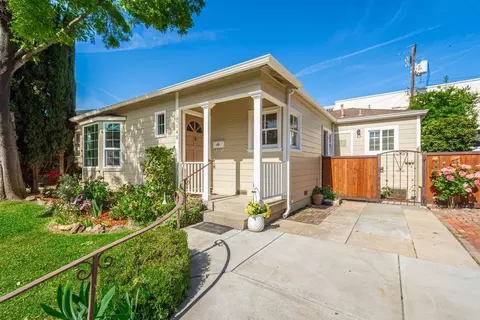 1048 Dolores Way, Sacramento, CA 95816