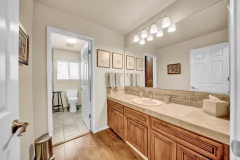 Bath - 2020 Woodacre Dr, Modesto, CA 95355 photo 3 of 4