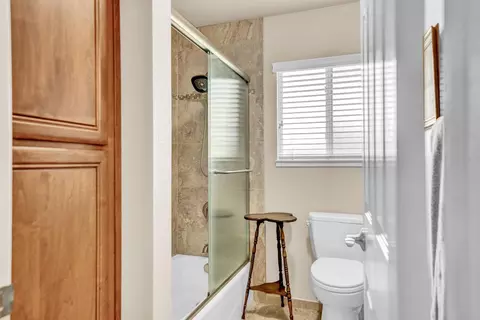 Bath - 2020 Woodacre Dr, Modesto, CA 95355 photo 4 of 4